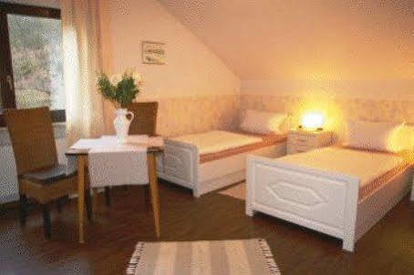 Hotel Haus Gruenewald Zell an der Mosel Zewnętrze zdjęcie